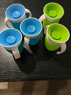 Set of 5 No-Spill Sippy Mugs in Blue & Lime Green